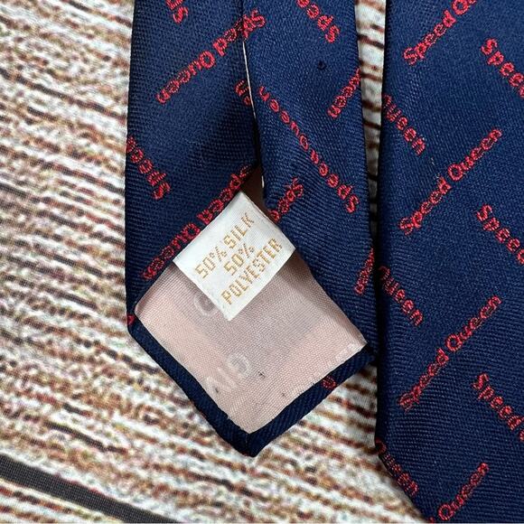 Givenchy Vintage Gentleman Paris Navy Red "Speed Queen" Silk Blend Necktie - Picture 4 of 10
